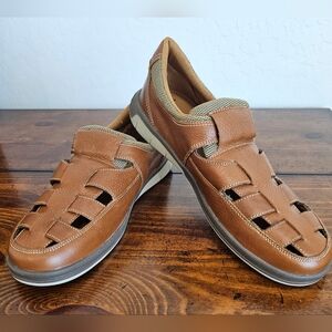 Flag Ltd Boys Leather Tan/Brown Dress Shoes/Sandals Slip On Velcro Closure Sz 5M